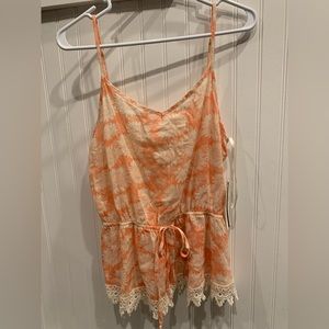 Super cute floral tank top. New with tags!